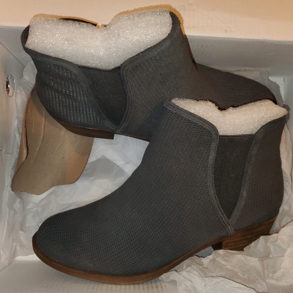 Kensie Gerona Booties